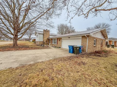 Tiny photo for 802 E 19th Street, Sterling, IL 61081 (MLS # 12589087)