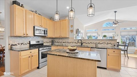 Tiny photo for 420 Raintree Drive, Oswego, IL 60543 (MLS # 12584168)