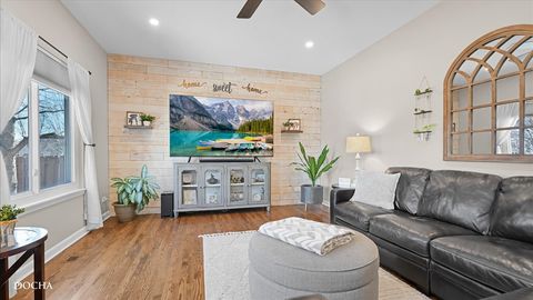 Tiny photo for 420 Raintree Drive, Oswego, IL 60543 (MLS # 12584168)