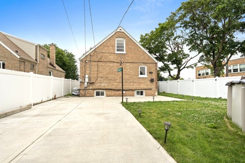 Tiny photo for 5701 S Mobile Avenue, Chicago, IL 60638 (MLS # 12691960)