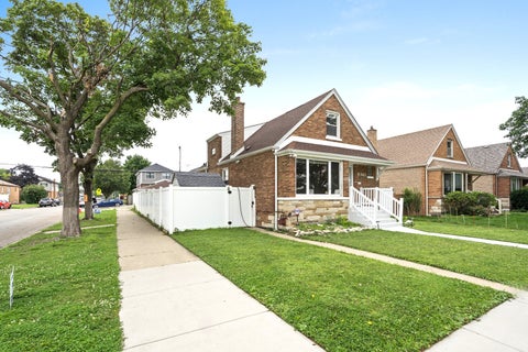 Tiny photo for 5701 S Mobile Avenue, Chicago, IL 60638 (MLS # 12691960)