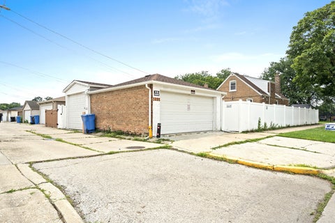 Tiny photo for 5701 S Mobile Avenue, Chicago, IL 60638 (MLS # 12691960)