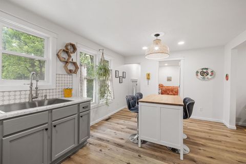 Tiny photo for 816 S Jefferson Avenue, Dixon, IL 61021 (MLS # 12584844)