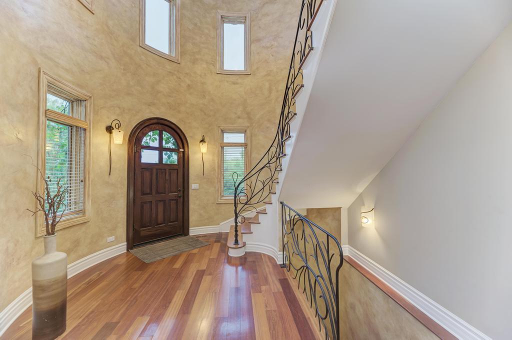 22W305 Broker Road
