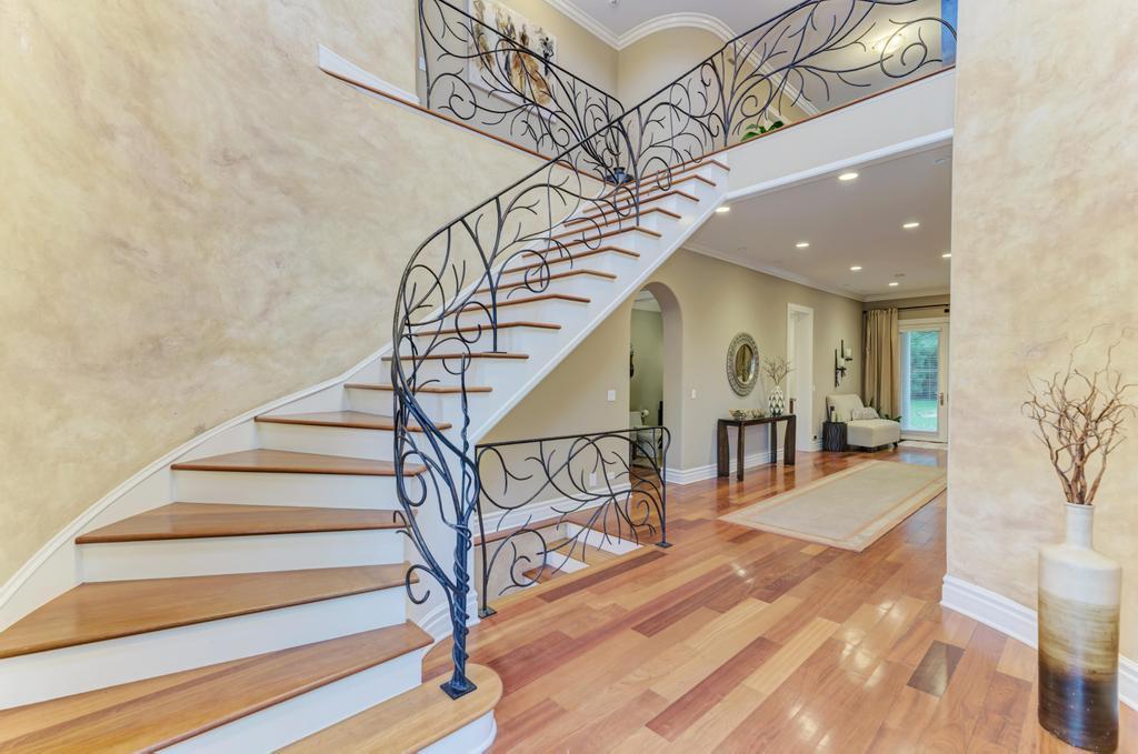 22W305 Broker Road