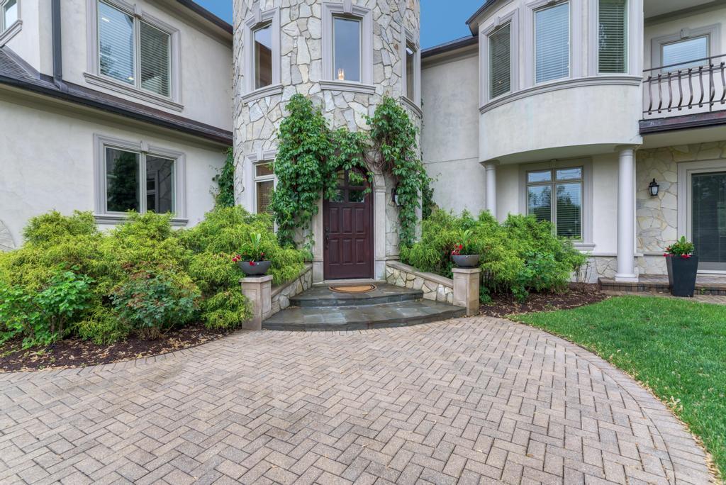 22W305 Broker Road
