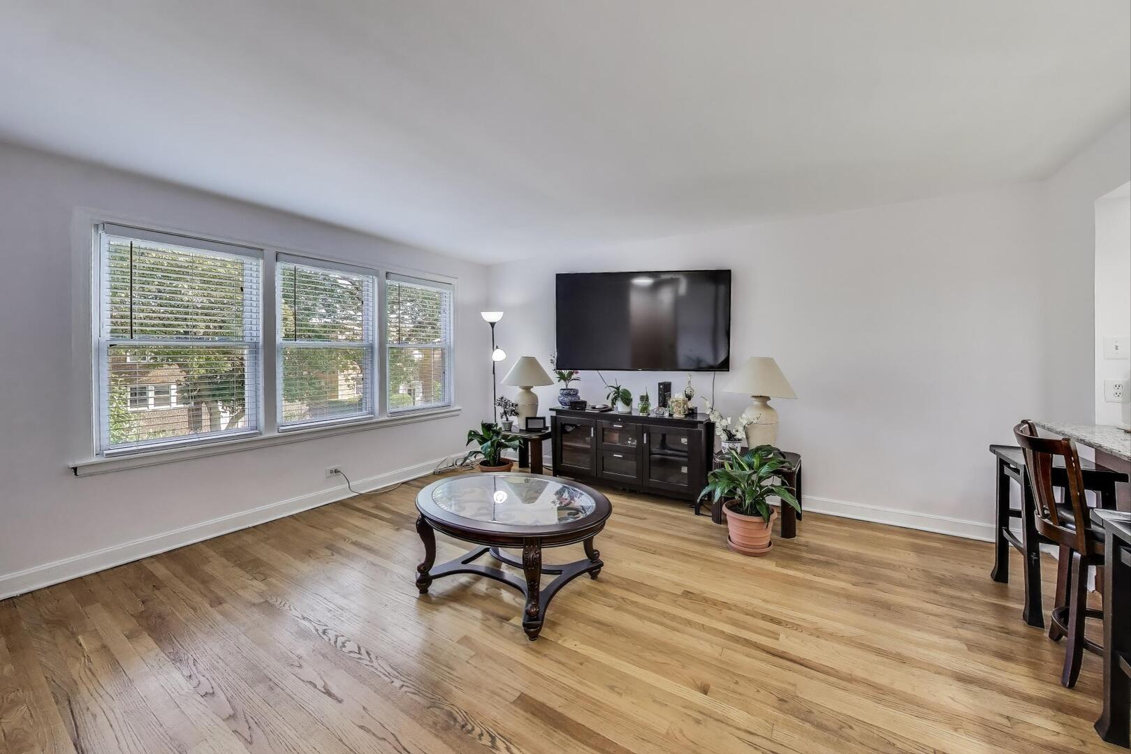2829 W Farragut Avenue 2E