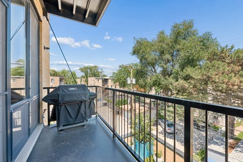 Tiny photo for 4939 N Damen Avenue #304, Chicago, IL 60625 (MLS # 12736910)