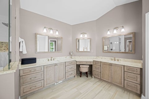 Tiny photo for 2733 N ELM Lane, Arlington Heights, IL 60004 (MLS # 12690885)