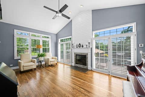 Tiny photo for 2733 N ELM Lane, Arlington Heights, IL 60004 (MLS # 12690885)
