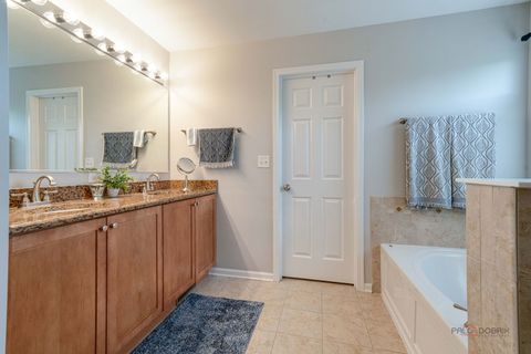 Tiny photo for 683 Niagara Drive, Volo, IL 60073 (MLS # 12466363)