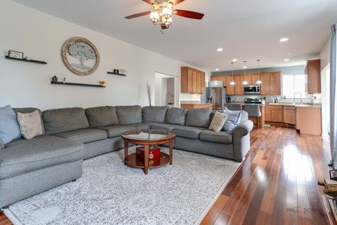 Tiny photo for 683 Niagara Drive, Volo, IL 60073 (MLS # 12466363)