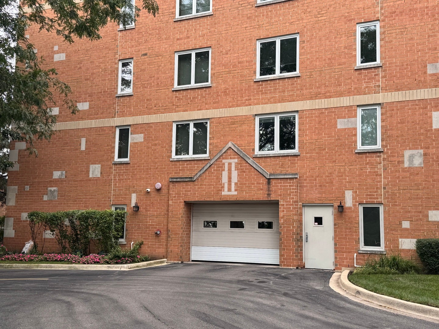 7450 N Waukegan Road 404