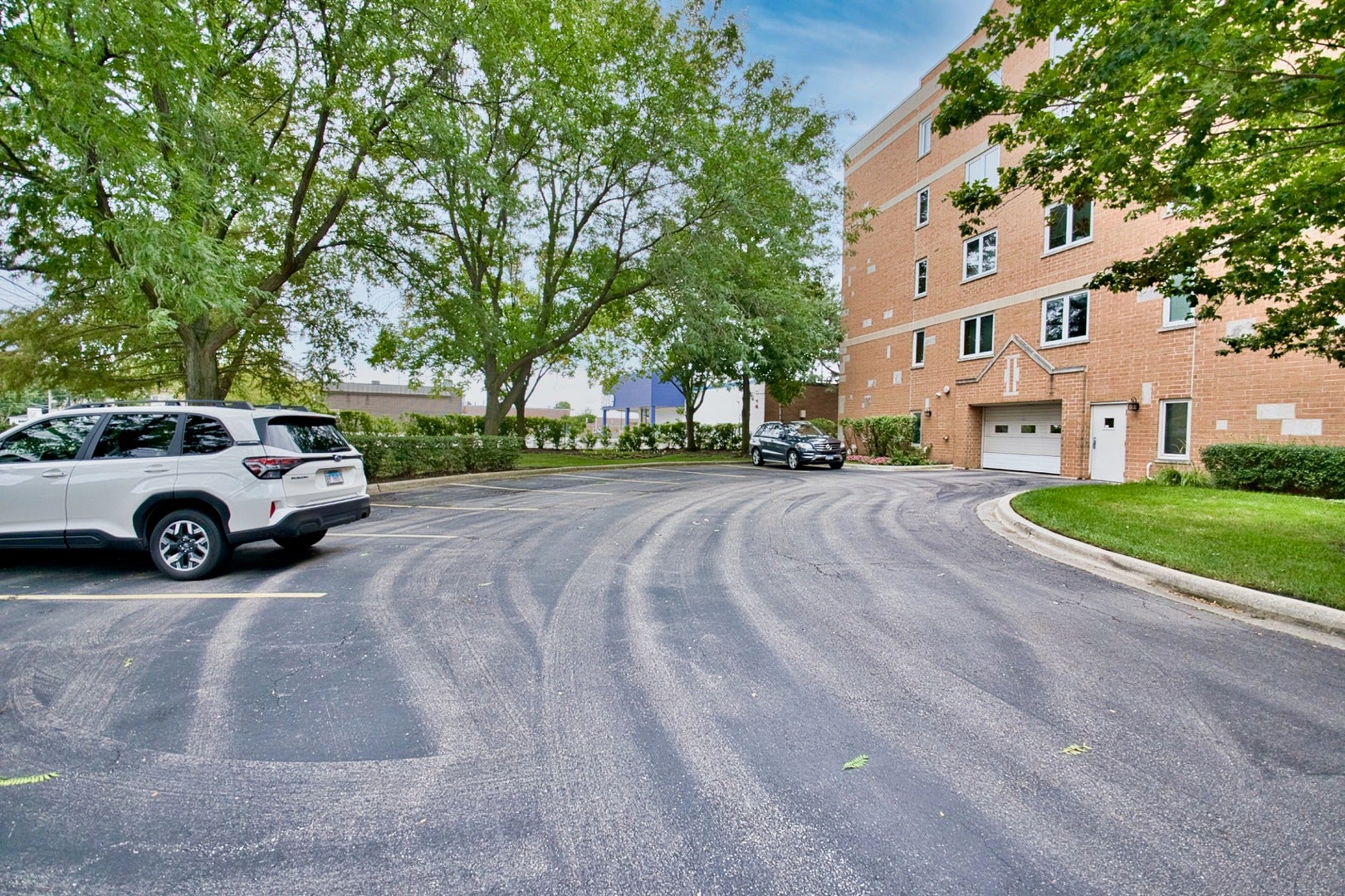 7450 N Waukegan Road 404