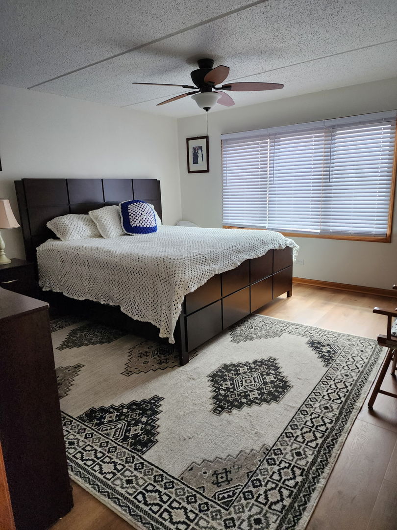 7450 N Waukegan Road 404