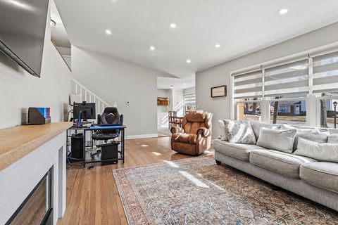 Tiny photo for Oak Lawn, IL 60453 (MLS # 12589520)