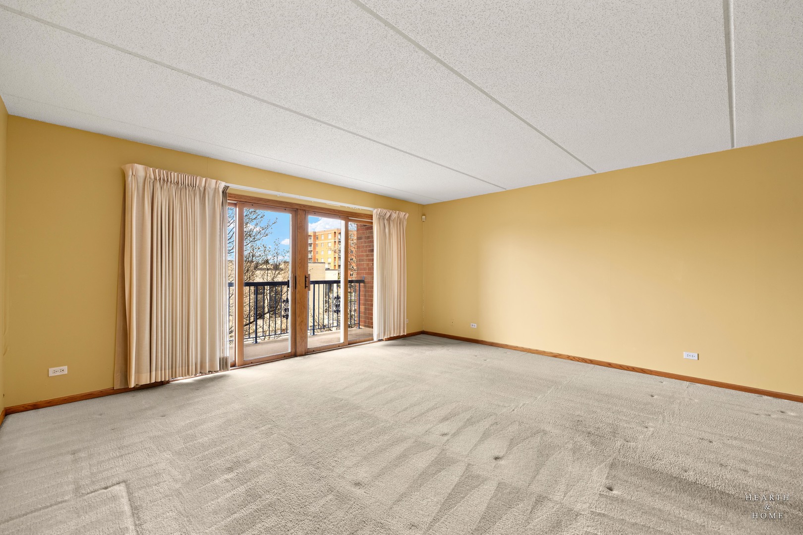 6755 N Milwaukee Avenue 303