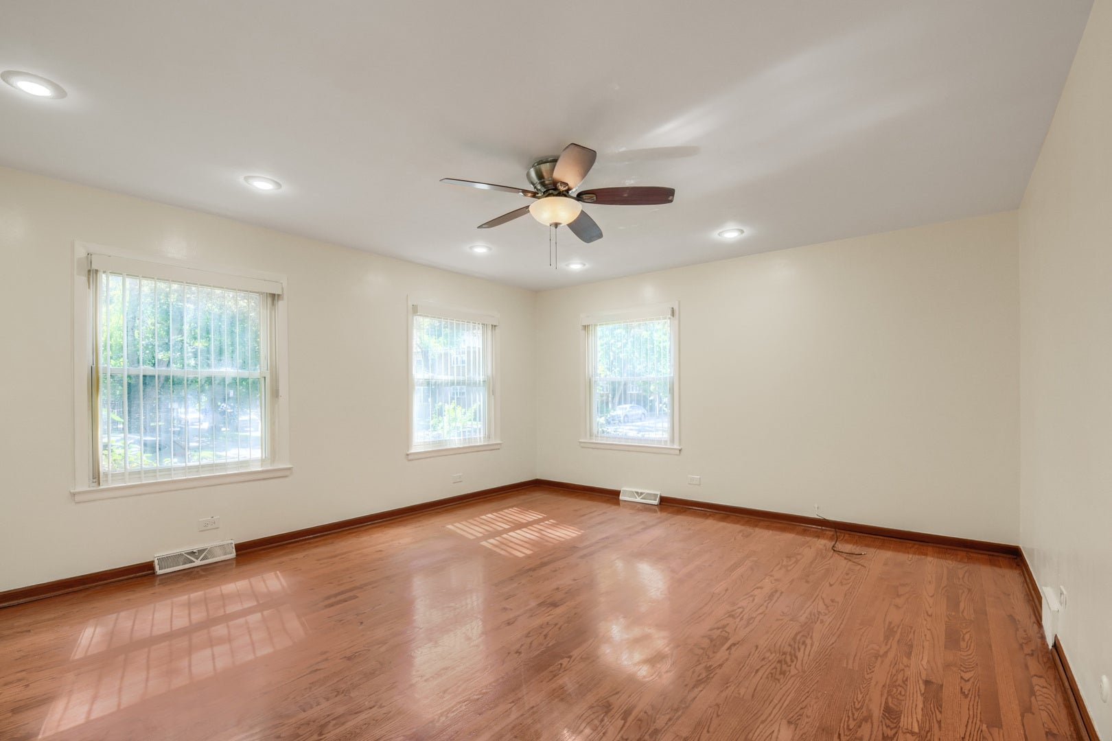 1930 W Birchwood Avenue 1