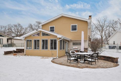 Tiny photo for 1926 Cheshire Lane, Wheaton, IL 60189 (MLS # 12575241)