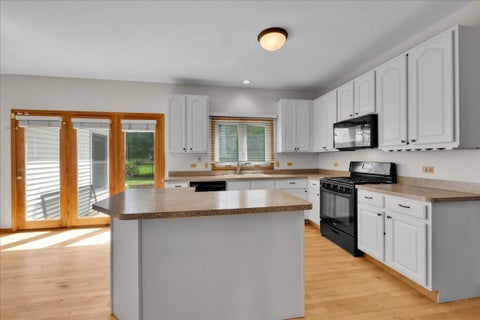 Tiny photo for 24963 Heritage Oaks Drive, Plainfield, IL 60585 (MLS # 12698621)