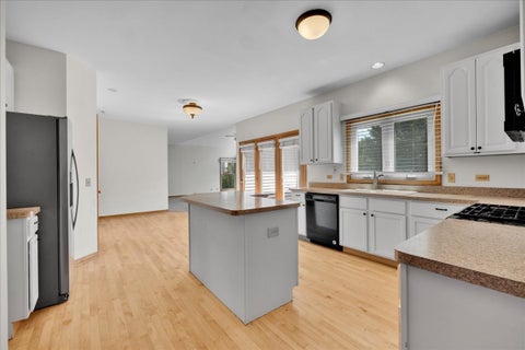 Tiny photo for 24963 Heritage Oaks Drive, Plainfield, IL 60585 (MLS # 12698621)