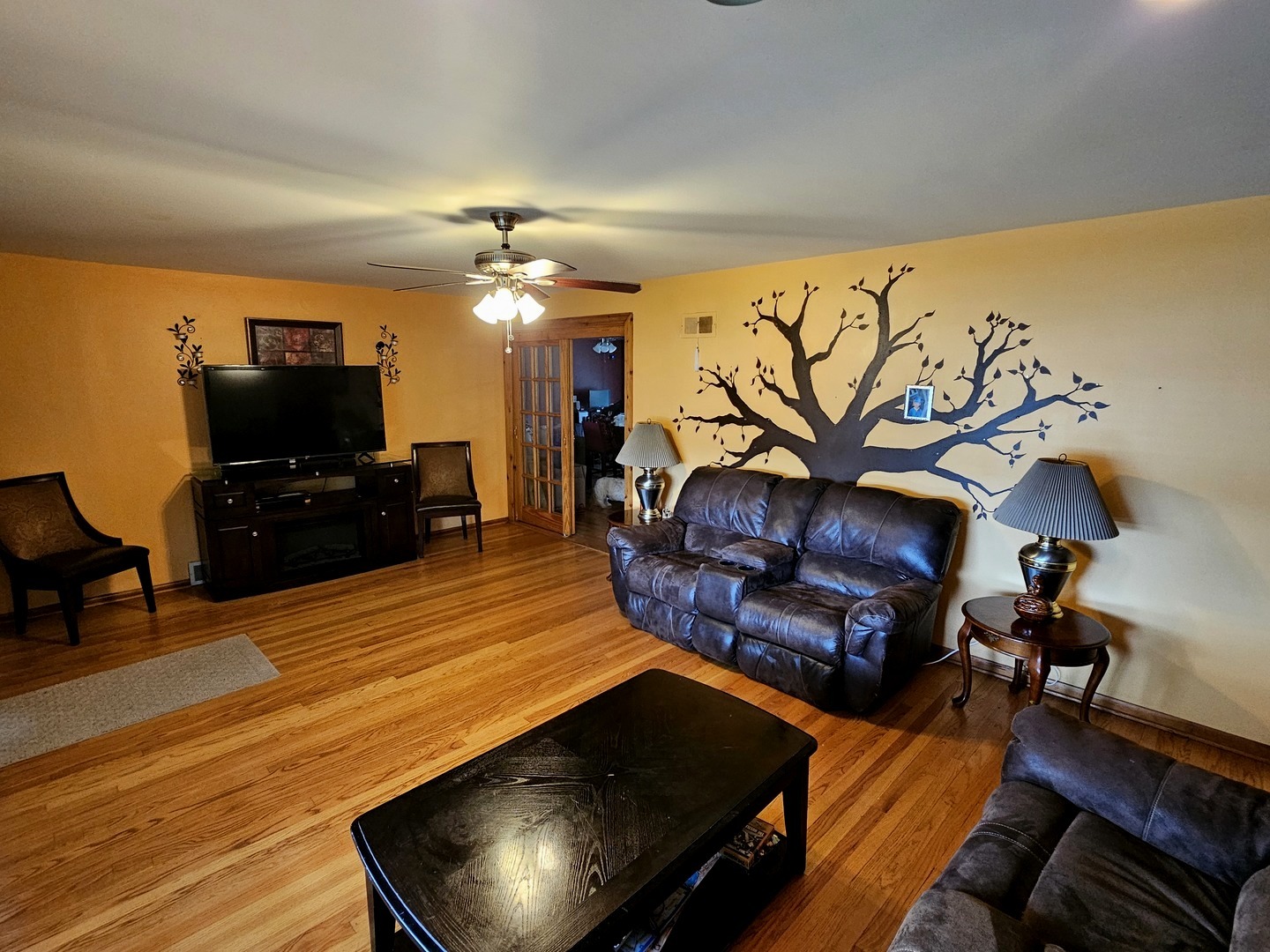 155 S MCLEAN Boulevard