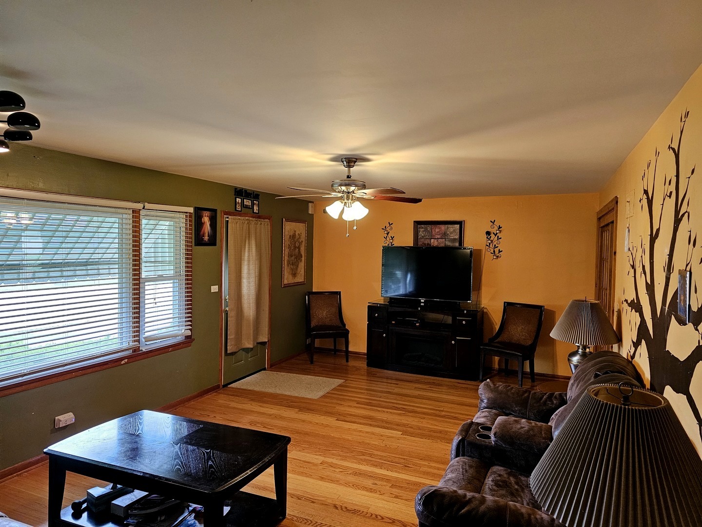 155 S MCLEAN Boulevard