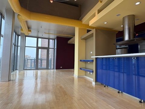 Tiny photo for 1000 W Leland Avenue #12BC, Chicago, IL 60640 (MLS # 12622656)