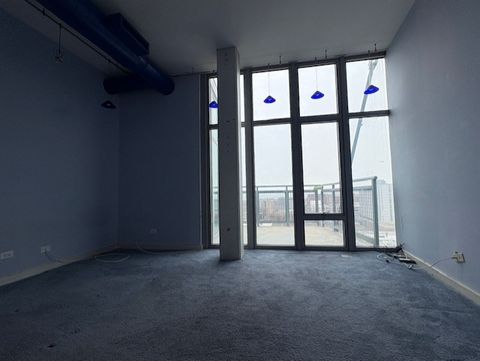 Tiny photo for 1000 W Leland Avenue #12BC, Chicago, IL 60640 (MLS # 12622656)
