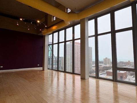 Tiny photo for 1000 W Leland Avenue #12BC, Chicago, IL 60640 (MLS # 12622656)