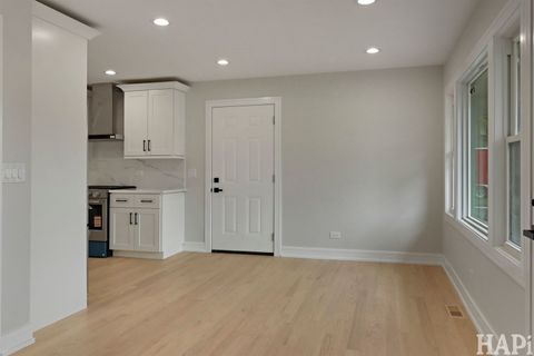 Tiny photo for 1100 N Hicks Road, Palatine, IL 60067 (MLS # 12622904)
