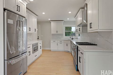 Tiny photo for 1100 N Hicks Road, Palatine, IL 60067 (MLS # 12622904)