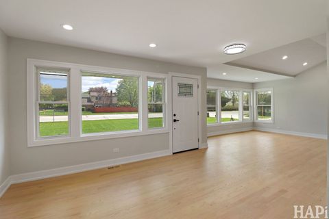 Tiny photo for 1100 N Hicks Road, Palatine, IL 60067 (MLS # 12622904)