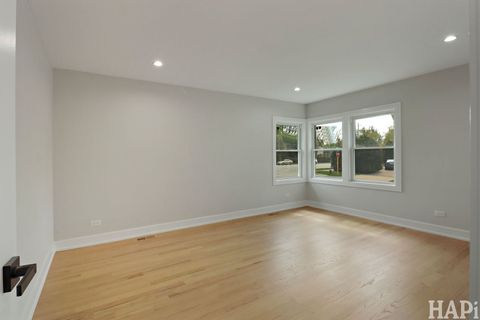 Tiny photo for 1100 N Hicks Road, Palatine, IL 60067 (MLS # 12622904)