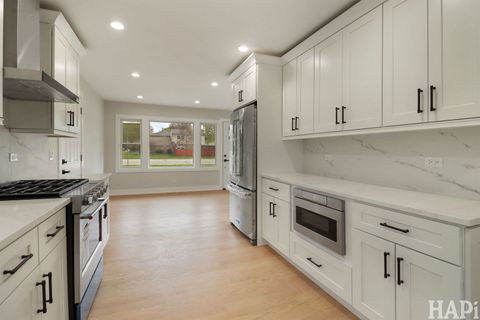Tiny photo for 1100 N Hicks Road, Palatine, IL 60067 (MLS # 12622904)