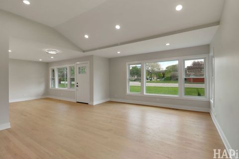 Tiny photo for 1100 N Hicks Road, Palatine, IL 60067 (MLS # 12622904)