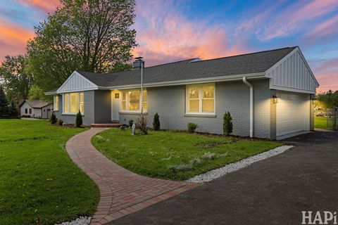 Photo of 1100 N Hicks Road, Palatine, IL 60067 (MLS # 12622904)