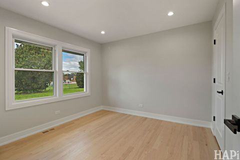 Tiny photo for 1100 N Hicks Road, Palatine, IL 60067 (MLS # 12622904)