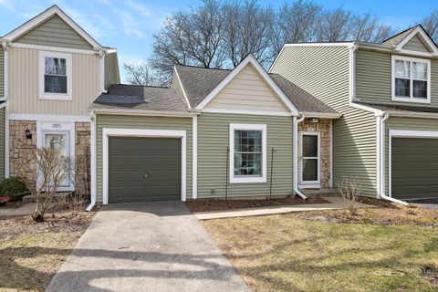 Photo of 1915 Ozark Parkway #1915, Algonquin, IL 60102 (MLS # 12617469)
