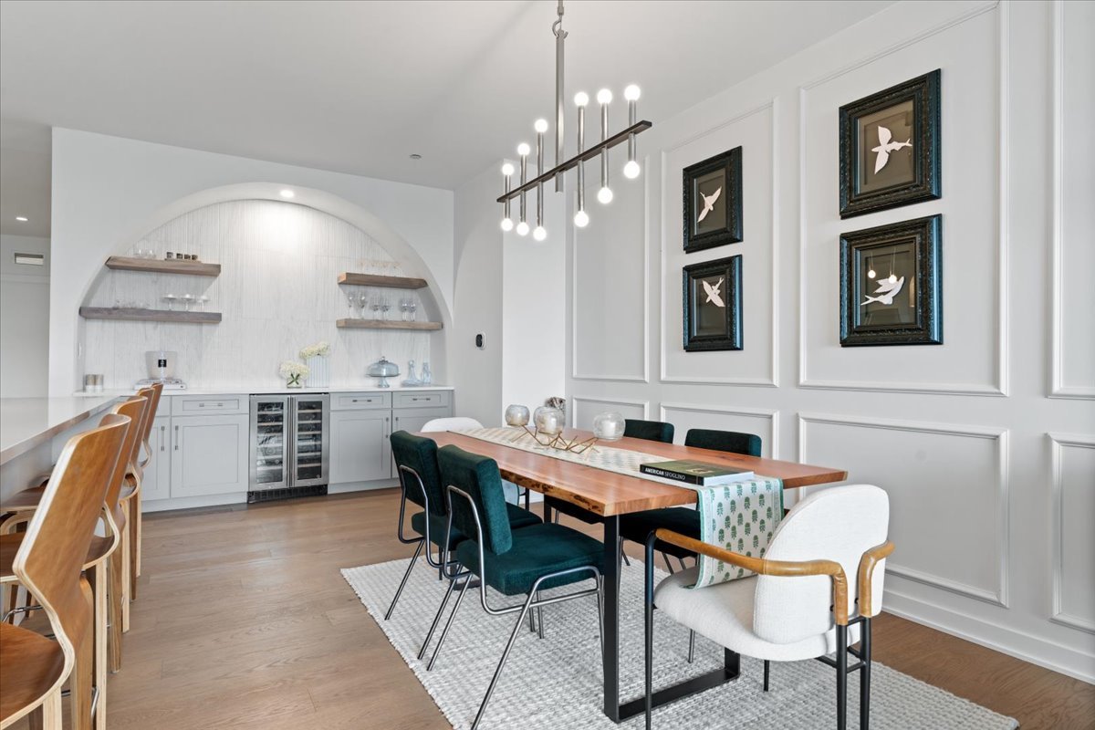 1648 W Division Street 603