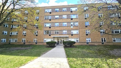 2025 W GRANVILLE Avenue 305 Chicago IL 60659