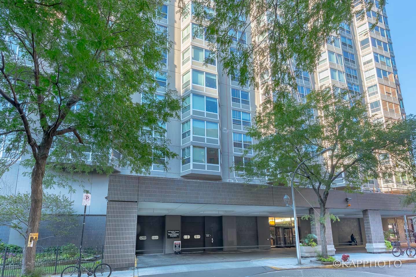 720 W Gordon Terrace 3N