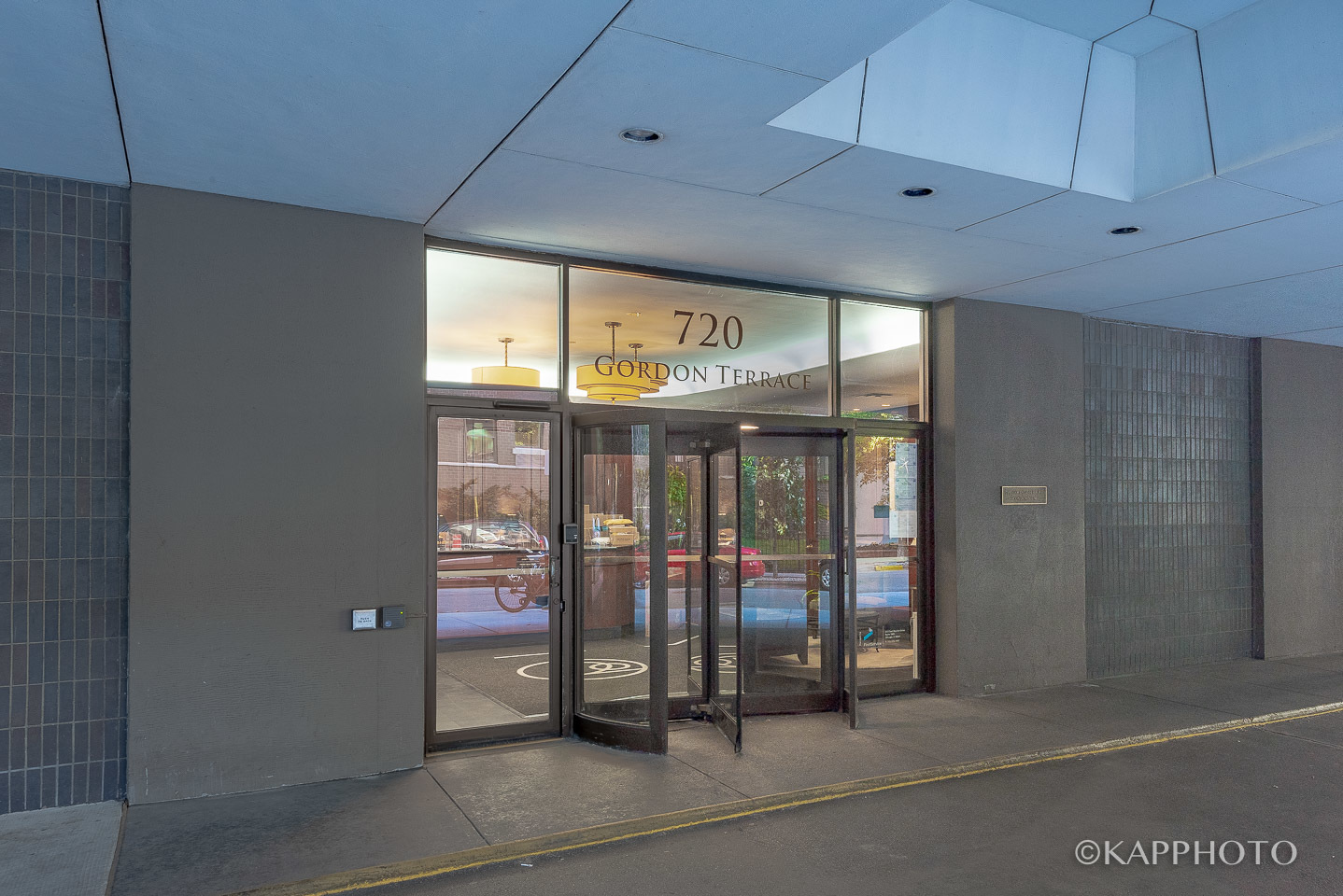 720 W Gordon Terrace 3N
