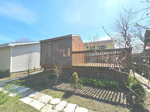 Tiny photo for 424 Greenview Drive, Park City, IL 60085 (MLS # 12481593)