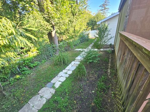 Tiny photo for 424 Greenview Drive, Park City, IL 60085 (MLS # 12481593)