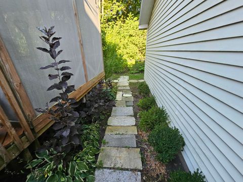 Tiny photo for 424 Greenview Drive, Park City, IL 60085 (MLS # 12481593)