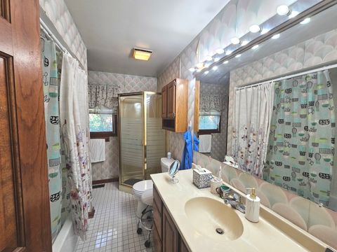 Tiny photo for 424 Greenview Drive, Park City, IL 60085 (MLS # 12481593)