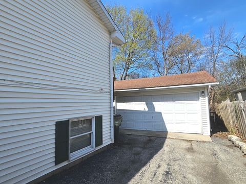 Tiny photo for 424 Greenview Drive, Park City, IL 60085 (MLS # 12481593)