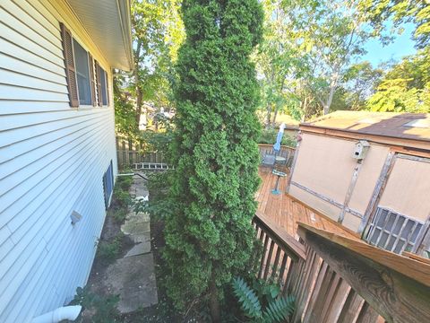 Tiny photo for 424 Greenview Drive, Park City, IL 60085 (MLS # 12481593)