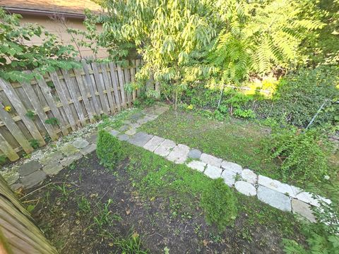 Tiny photo for 424 Greenview Drive, Park City, IL 60085 (MLS # 12481593)